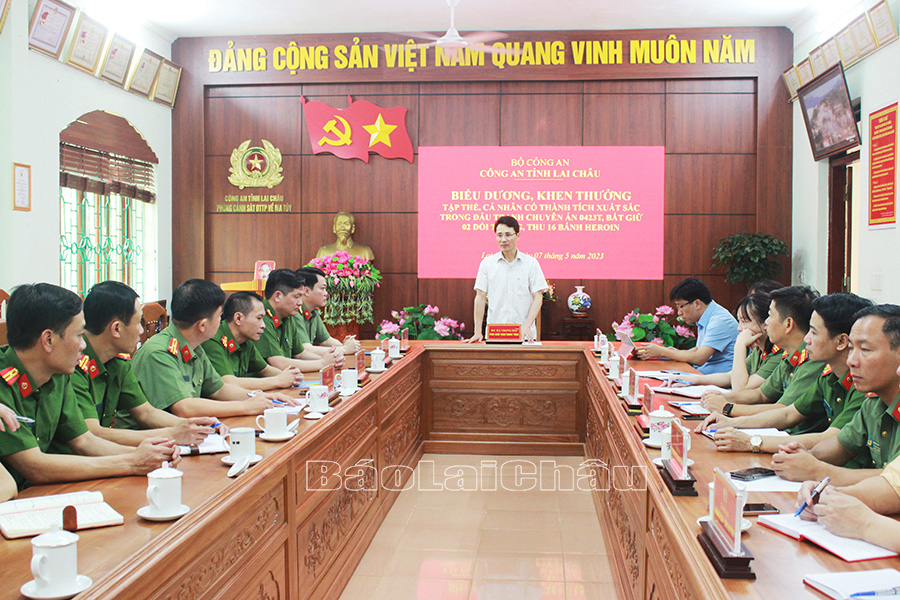 Đồng chí Hà Trọng Hải - Phó Chủ tịch UBND tỉnh phát biểu tại buổi biểu dương.