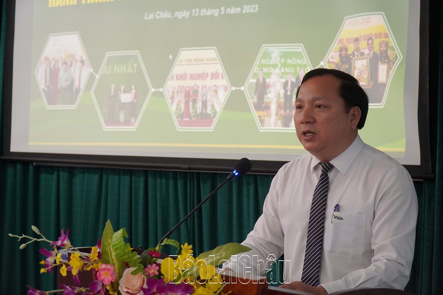 Tiến sĩ Vũ Ngọc Huyên - Phó Giám đốc Học viện Nông nghiệp Việt Nam phát biểu tại hội thảo.