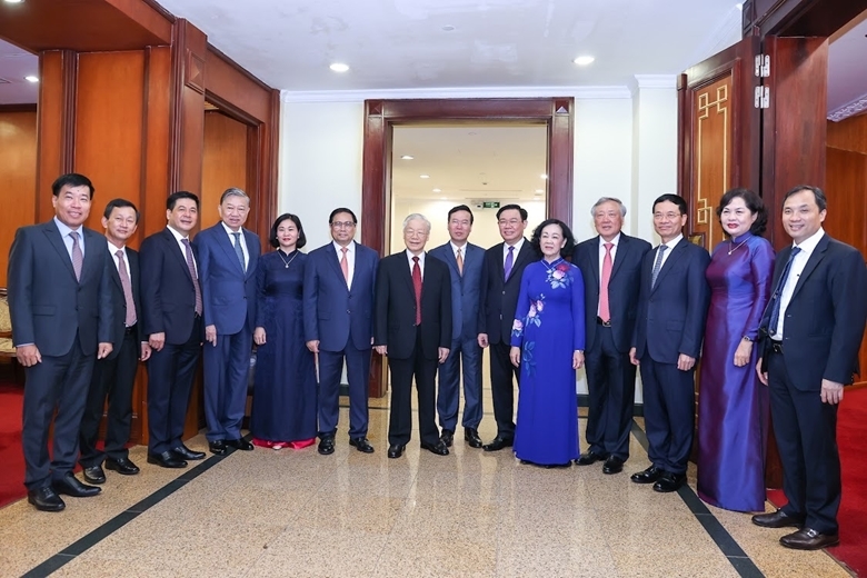 Tổng Bí thư Nguyễn Phú Trọng và các đồng chí lãnh đạo Đảng, Nhà nước dự phiên bế mạc Hội nghị Trung ương giữa nhiệm kỳ. (Ảnh: PC)