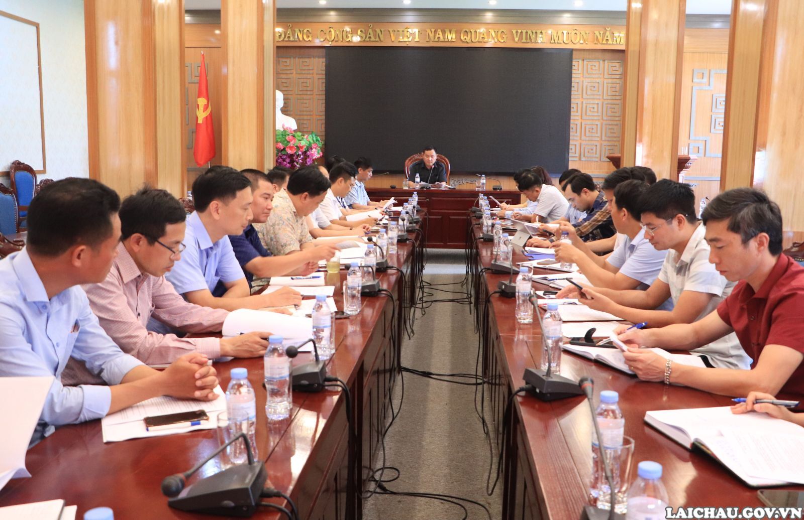 Quang cảnh buổi làm việc.