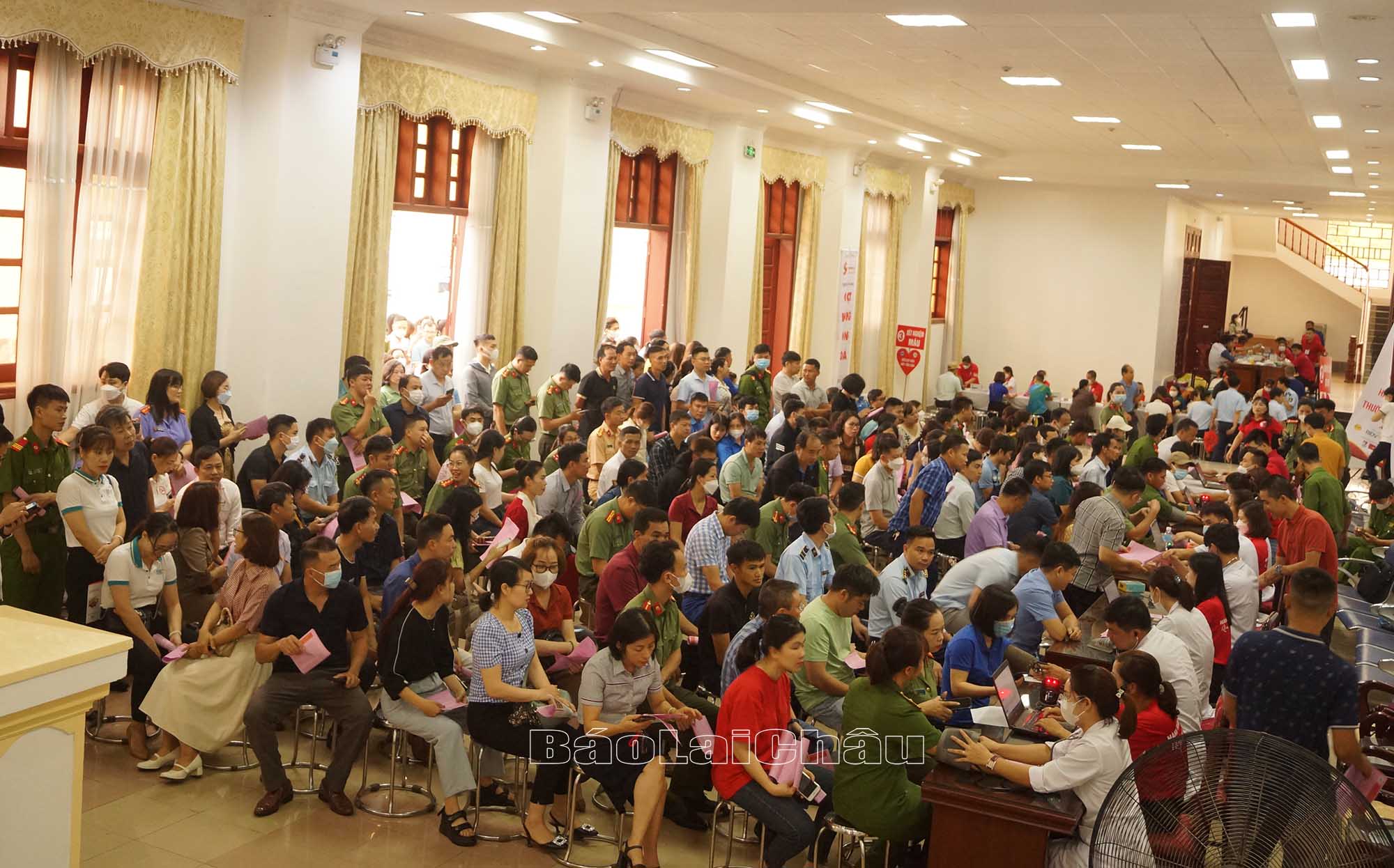 Chương trình thu hút đông đảo đoàn viên thanh niên thma gia hiến máu.
