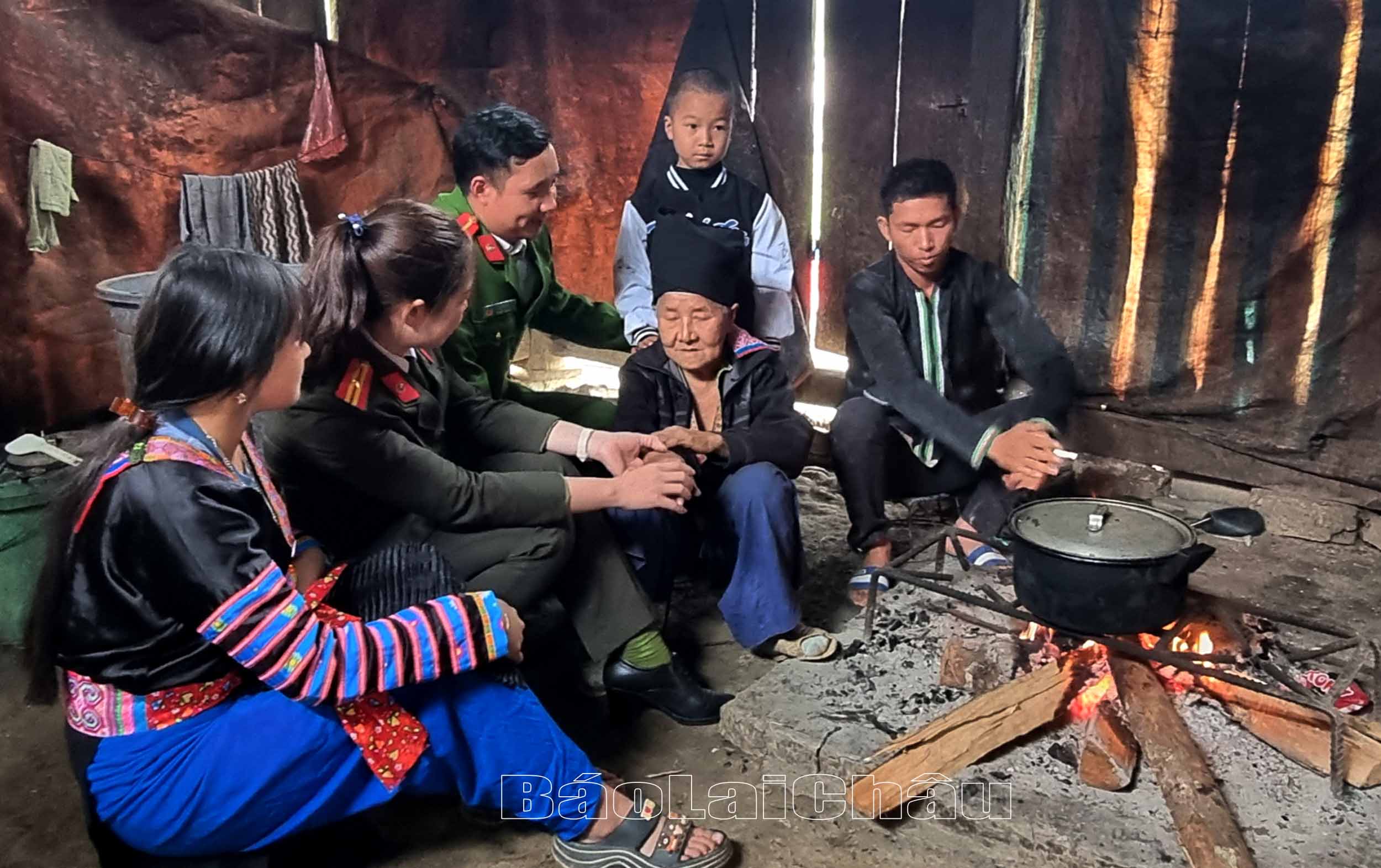 bán nắm địa bàn
