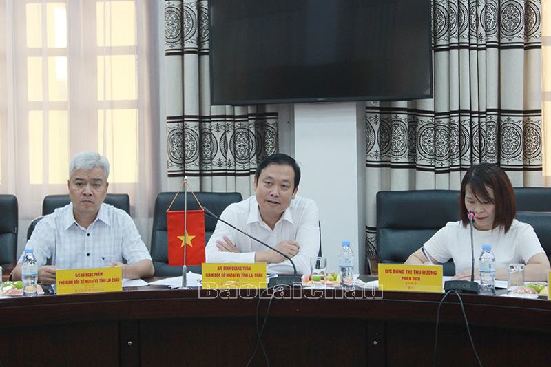 Đồng chí Đinh Quang Tuấn - Giám đốc Sở Ngoại vụ tỉnh Lai Châu phát biểu tại buổi làm việc.