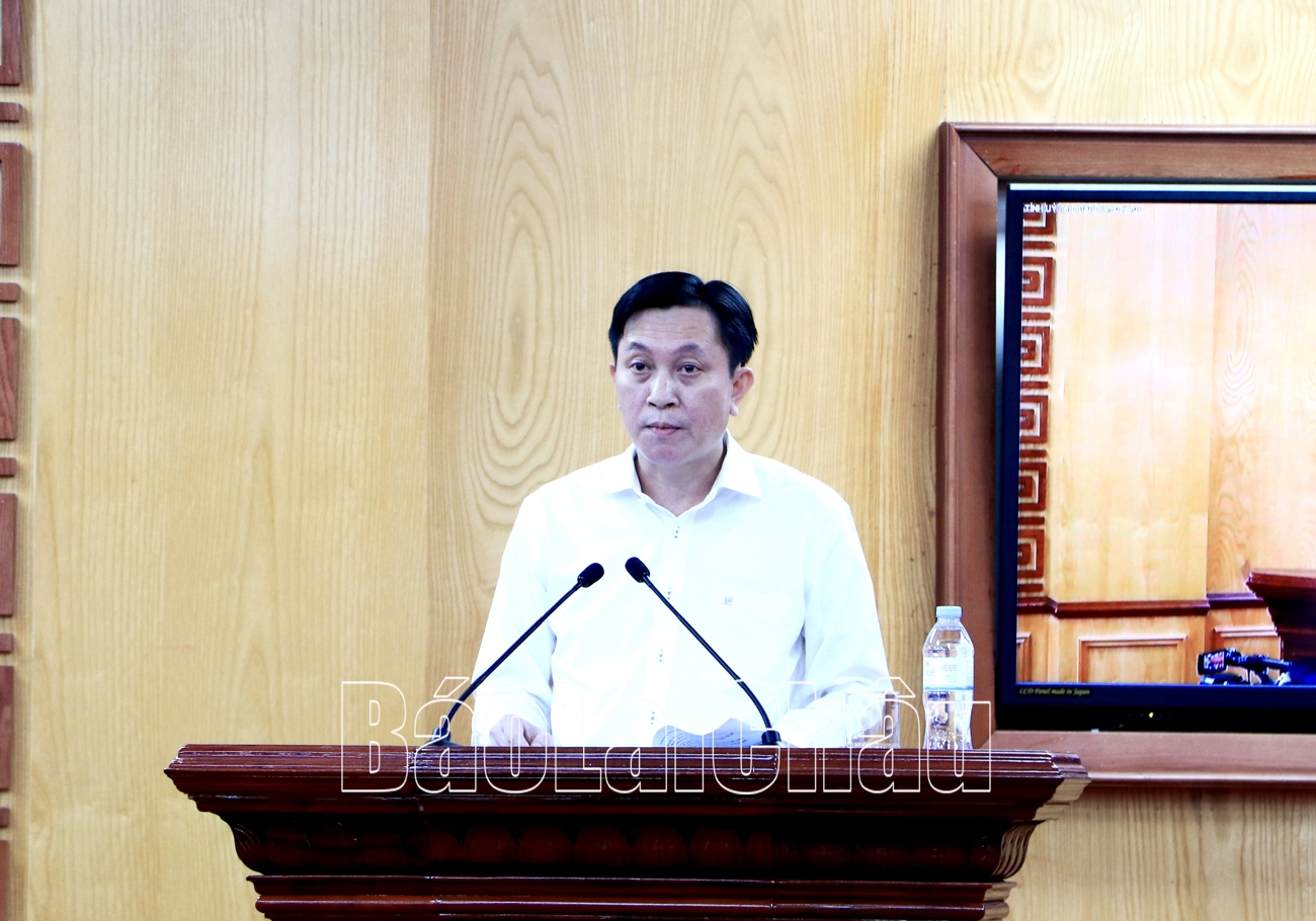 thông qua báo cáo