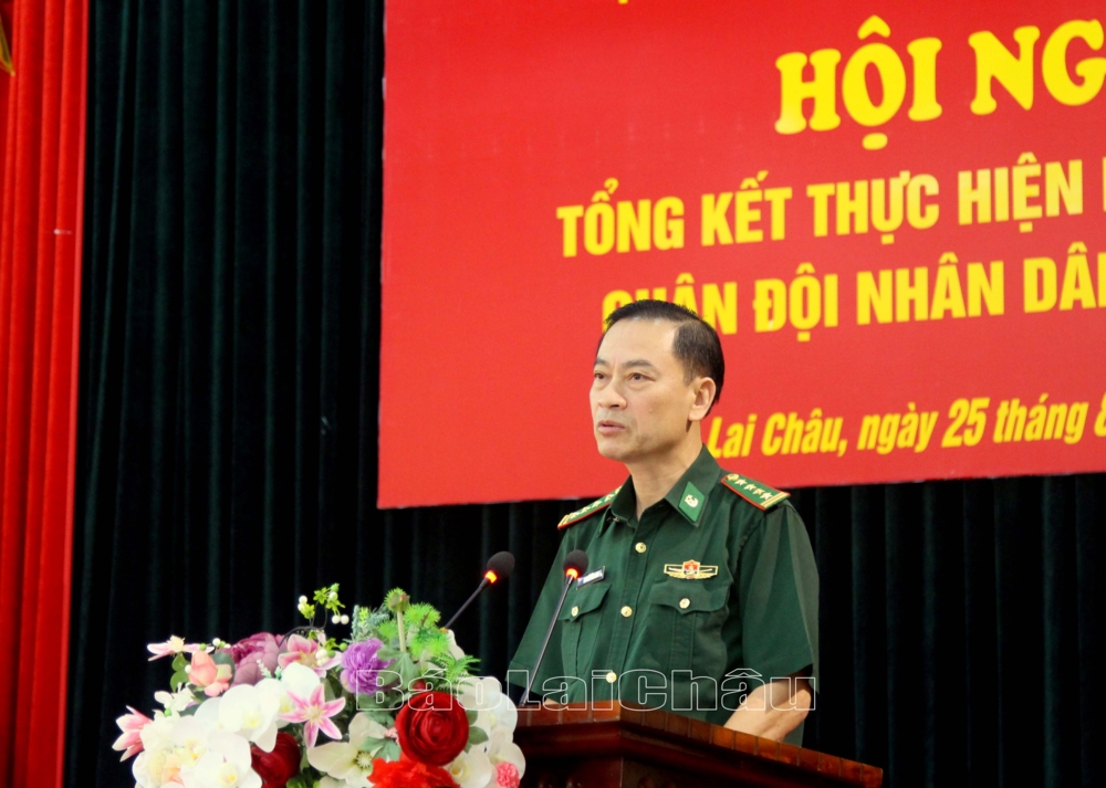 Đại tá Nguyễn Văn Hưng –Chính ủy Bộ Chỉ huy BĐBP tỉnh phát biểu chỉ đạo hội nghị.