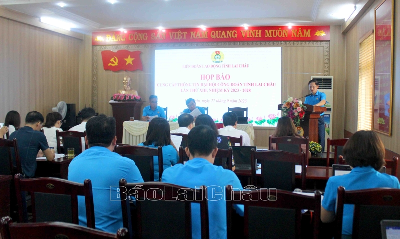 Quang cảnh buổi họp báo.