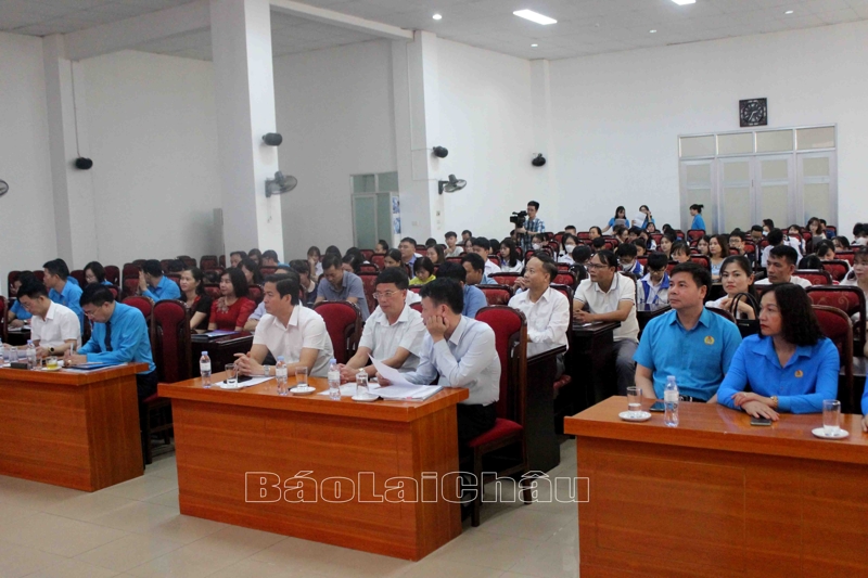 Đại biểu dự hội nghị.