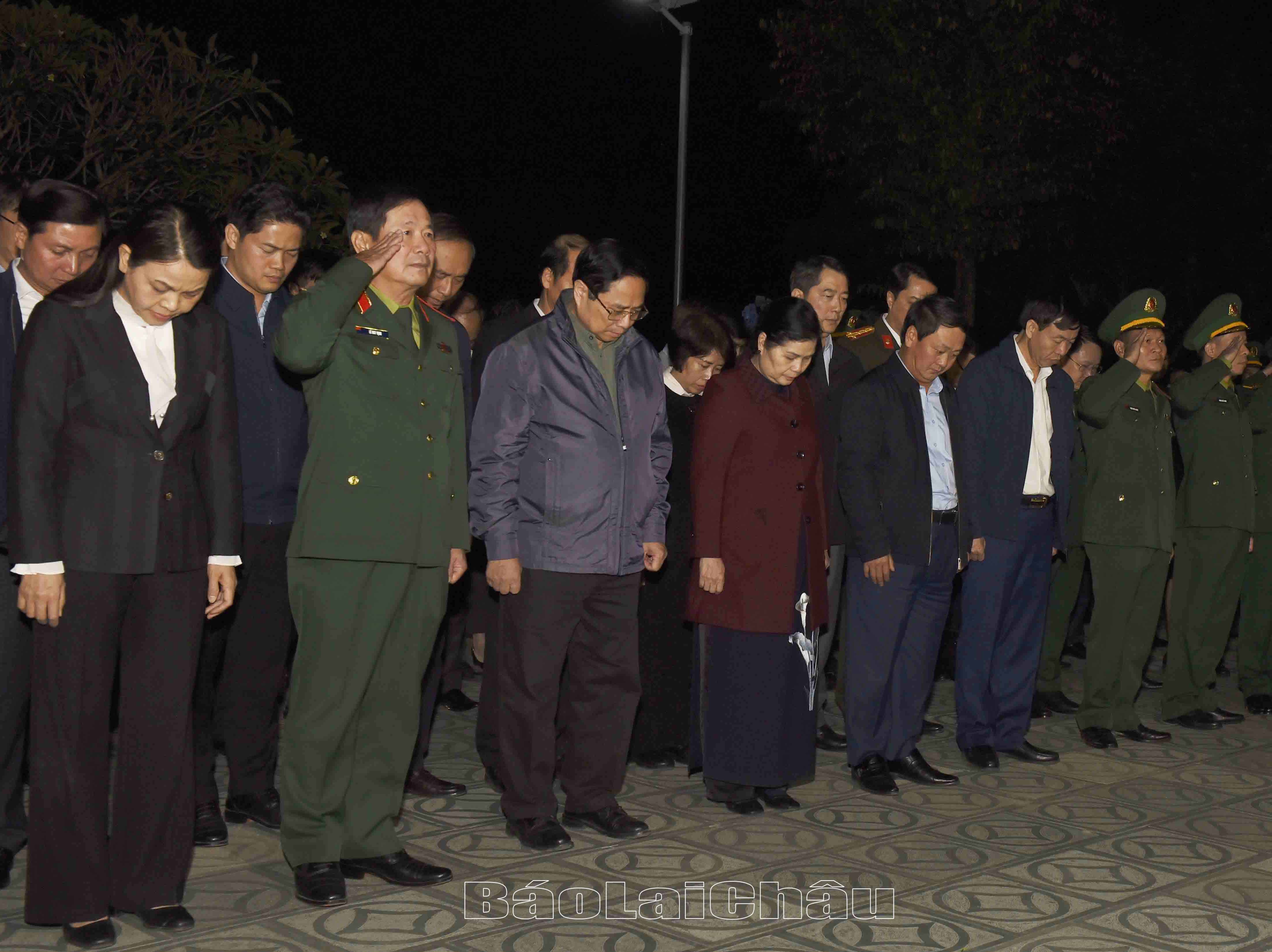 phút mặc niệm