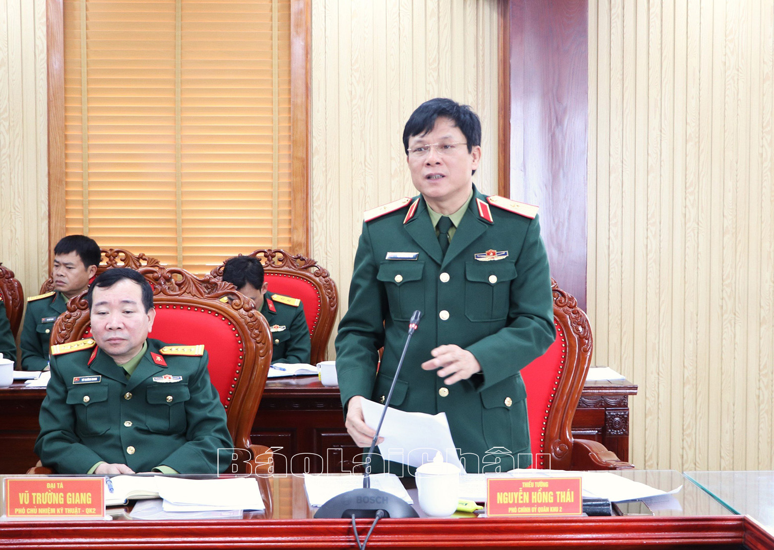 Thiếu tướng Nguyễn Hồng Thái - Ủy viên Ban Thường vụ, Phó Chính ủy Quân khu 2  phát biểu chỉ đạo hội nghị.