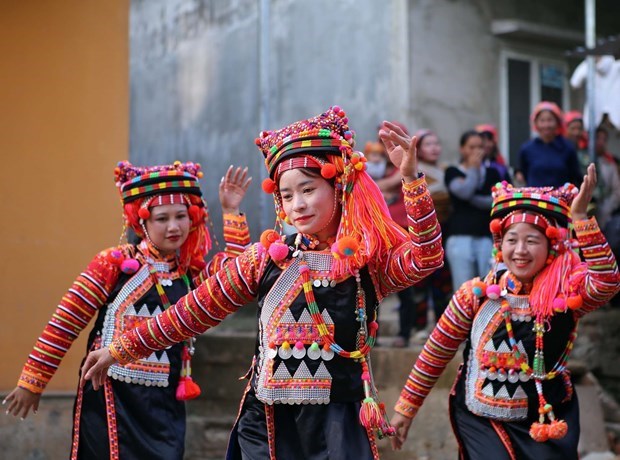 Một trong những điệu dân vũ Múa nón của người Hà Nhì mang đậm bản sắc riêng. (Ảnh minh họa)