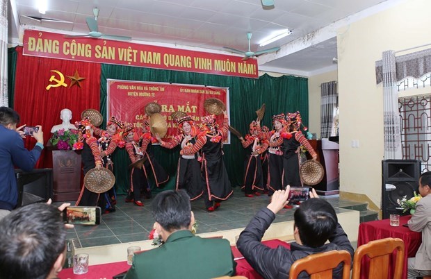 Điệu múa uyển chuyển mềm mại của phụ nữ dân tộc Hà Nhì phản ảnh về các hoạt động lao động sản xuất như hái lượm, hái quả - (Ảnh minh họa).