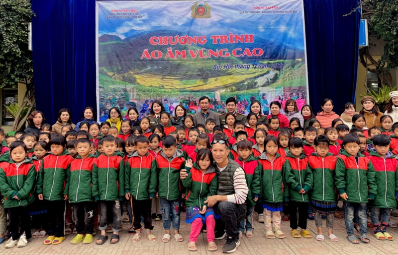 “Áo ấm vùng cao – Kết nối yêu thương”
