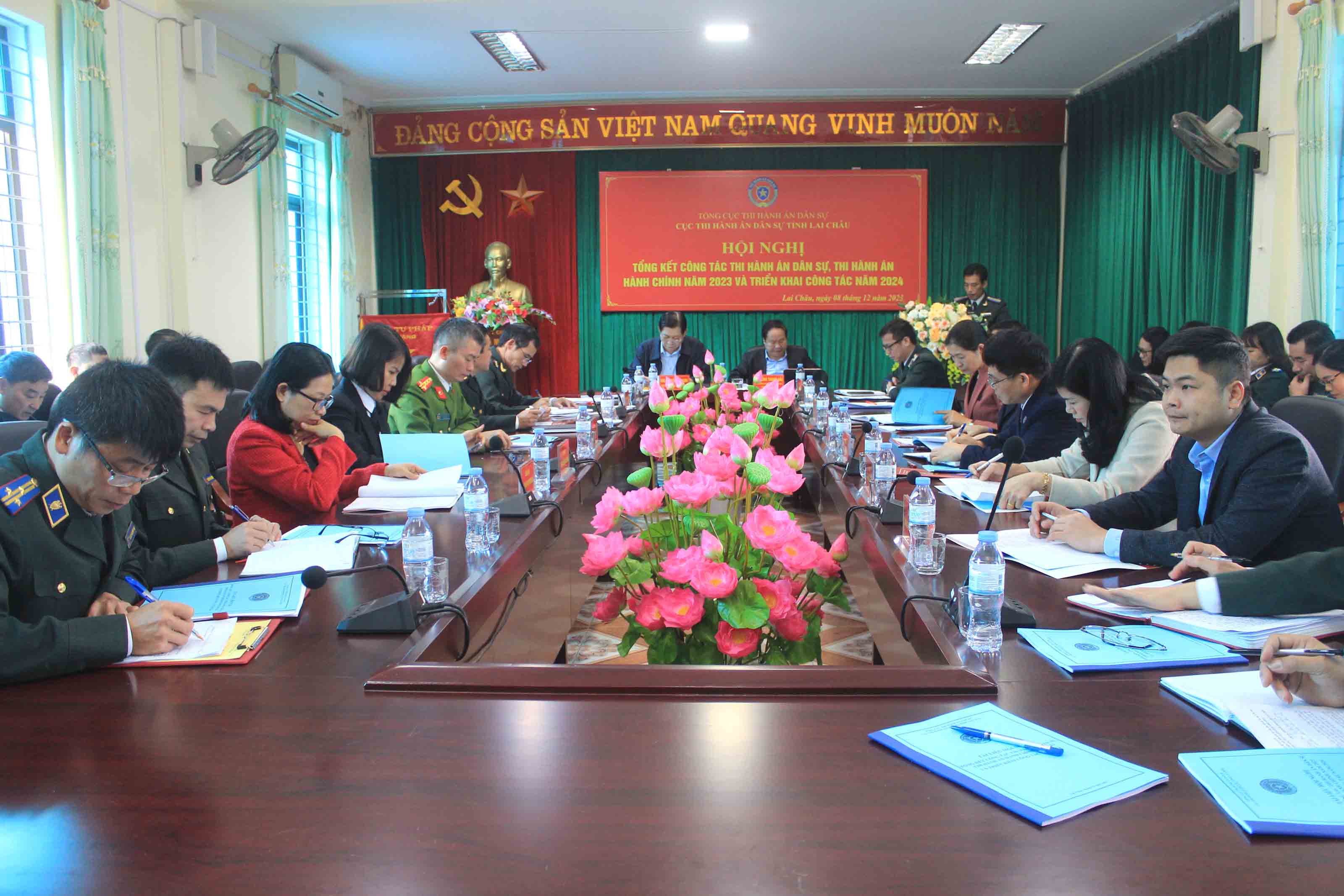 Quang cảnh hội nghị.