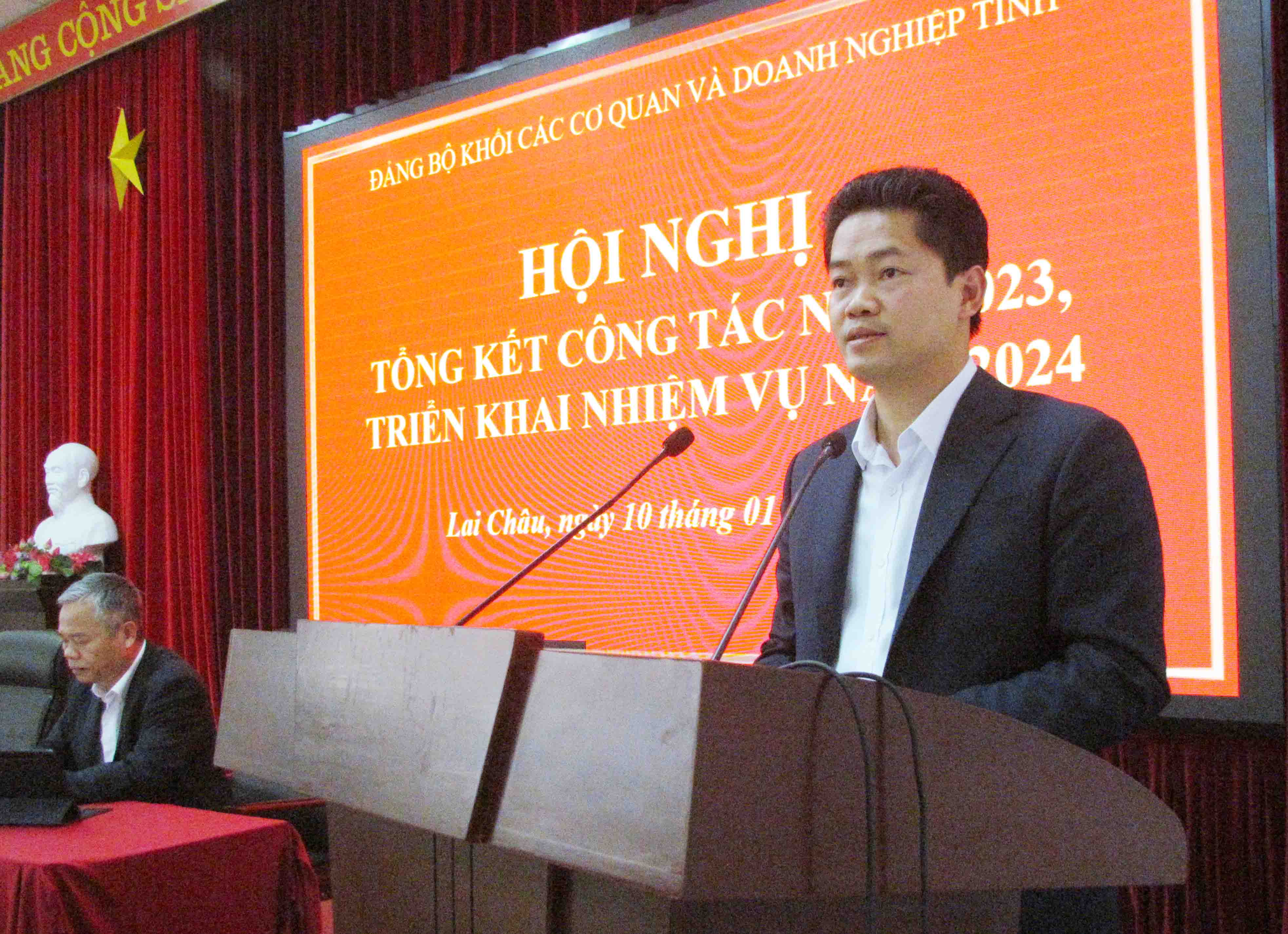 Đồng chí Vũ Mạnh Hà - Ủy viên dự khuyết Ban Chấp hành Trung ương Đảng, Phó Bí thư Thường trực Tỉnh ủy phát biểu chỉ đạo tại hội nghị. 