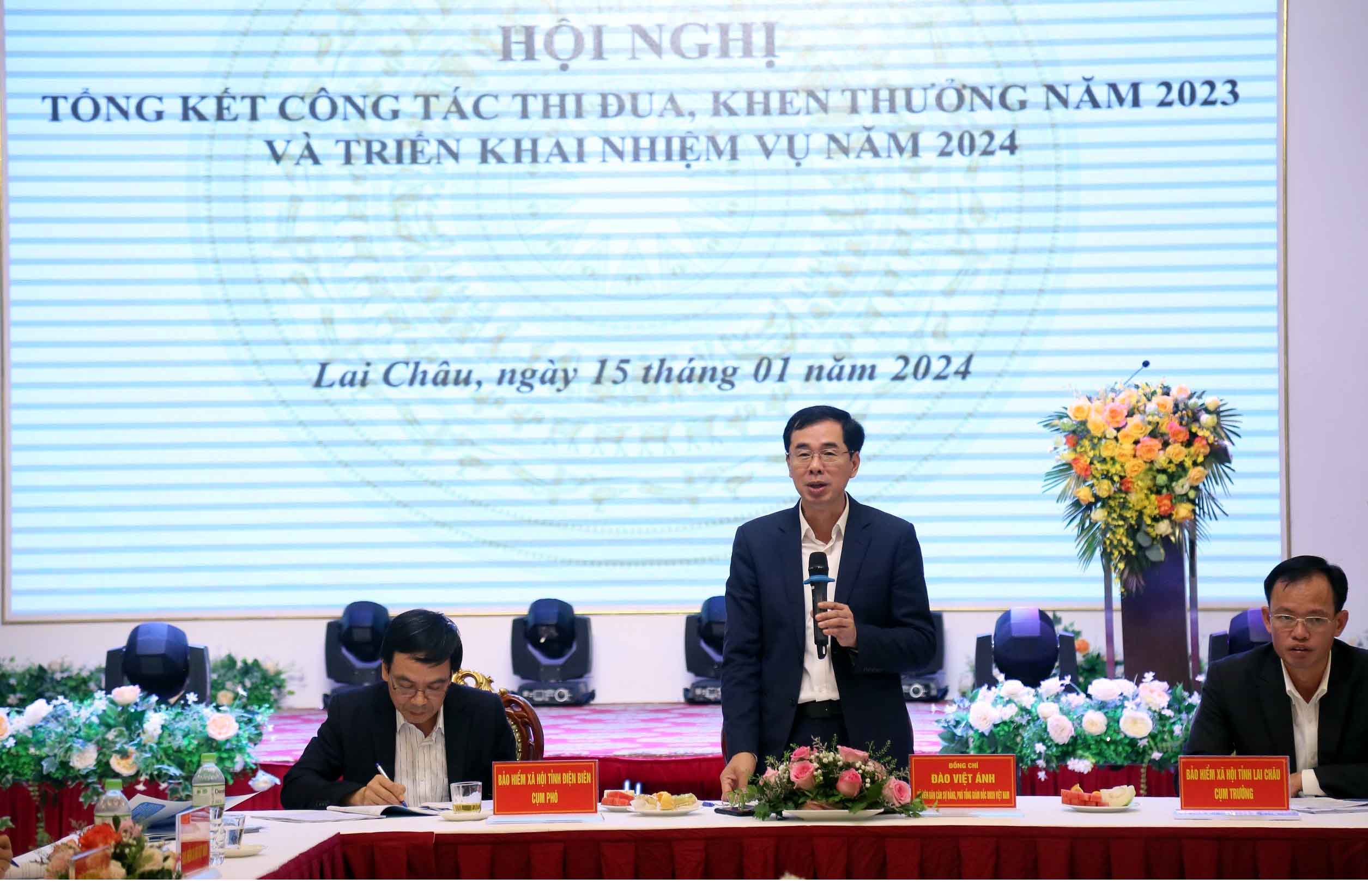 Đồng chí Đào Việt Ánh - Phó Tổng Giám đốc BHXH Viêt Nam phát biểu chỉ đạo tại hội nghị. 