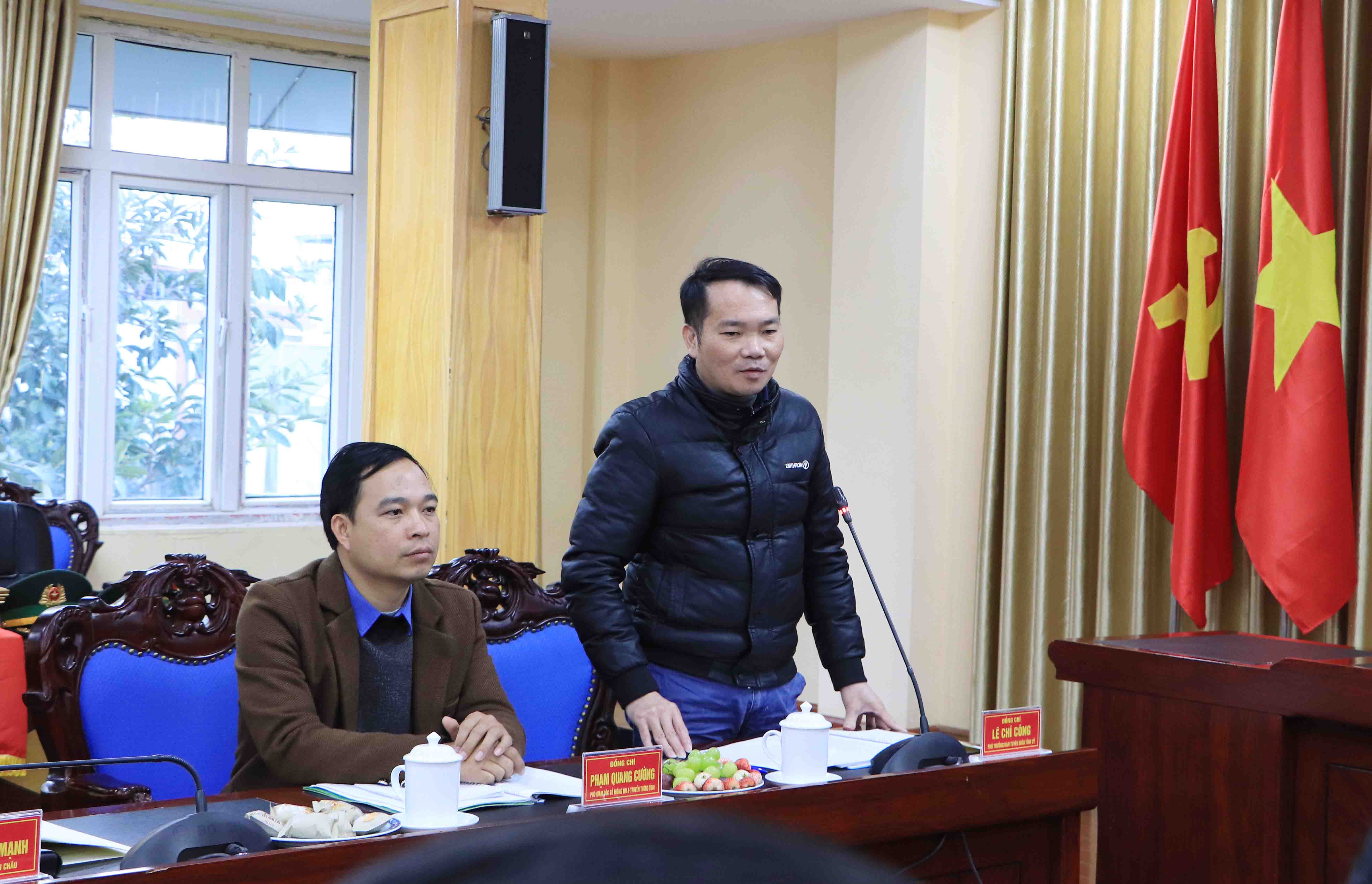 Đồng chí Lê Chí Công - Phó Trưởng Ban Tuyên giáo Tỉnh uỷ phát biểu tại buổi Gặp mặt.