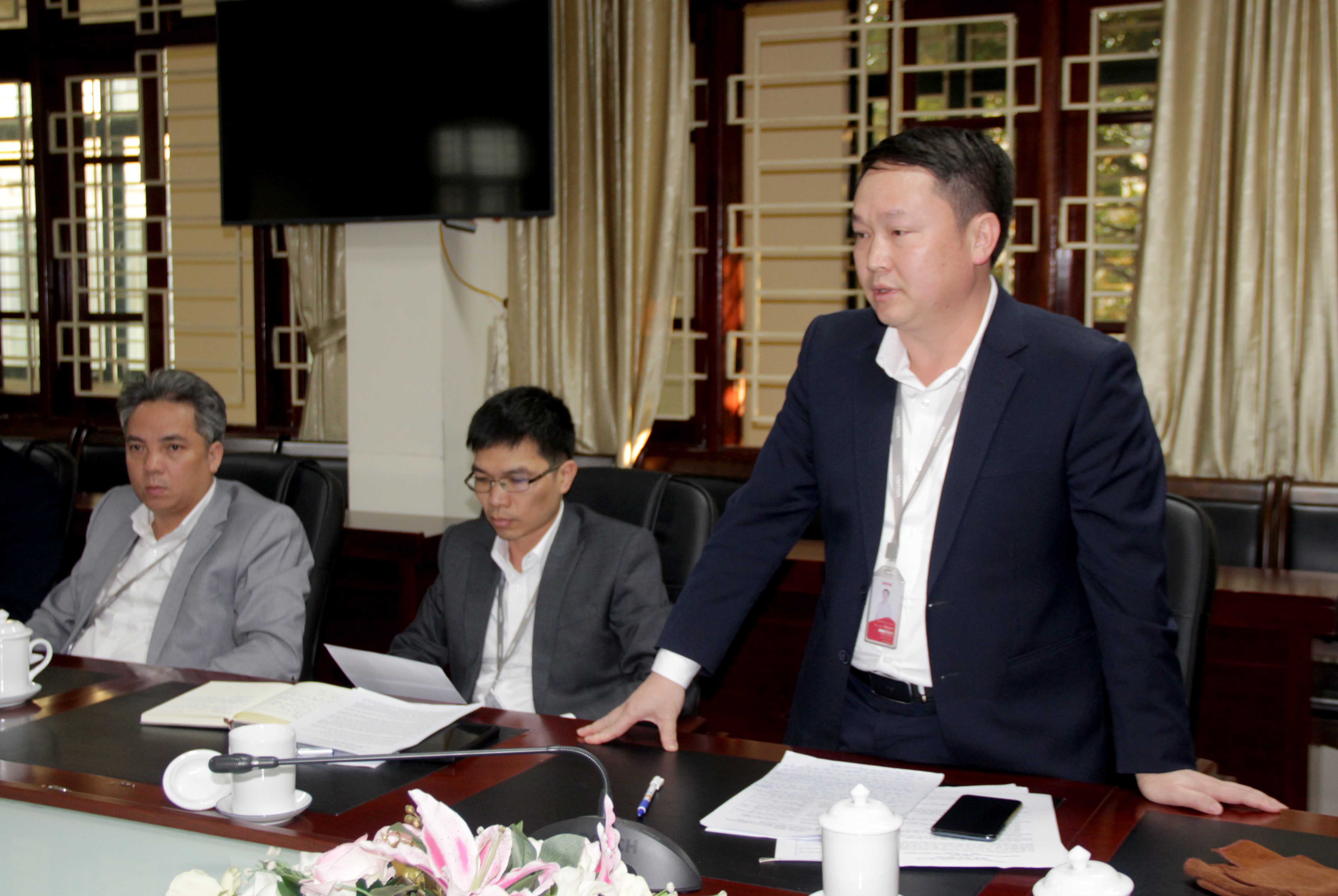 4.	Đại diện Bưu chính Viettel Lai Châu nêu ý kiến thảo luận tại lễ ký kết. 