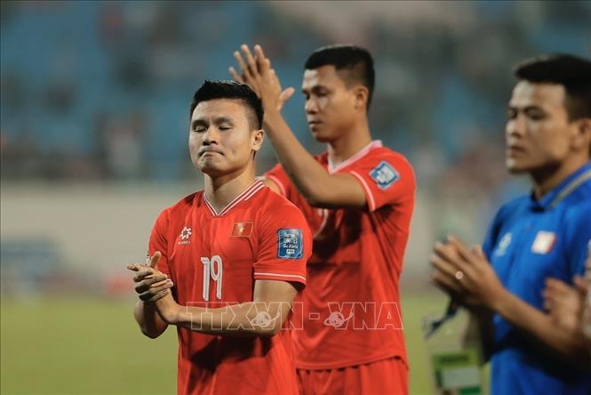 Nỗi buồn của Quang Hải khi đội nhà thua Indonesia trên sân Mỹ Đình.