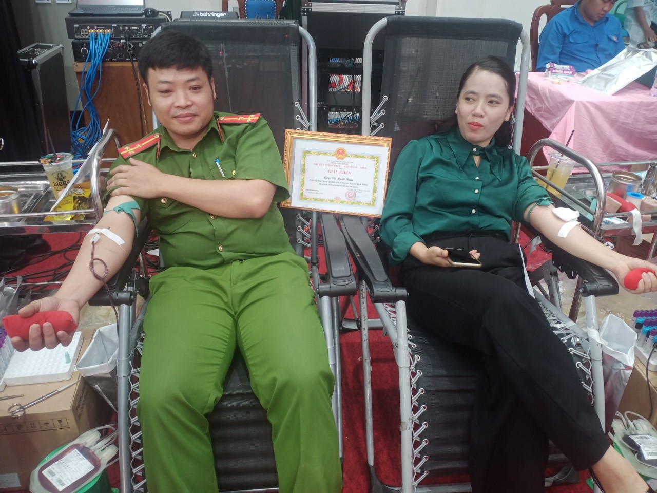 Các tình nguyện viên tham gia hiến máu đợt 1 năm 2024 tại huyện Nậm Nhùn.