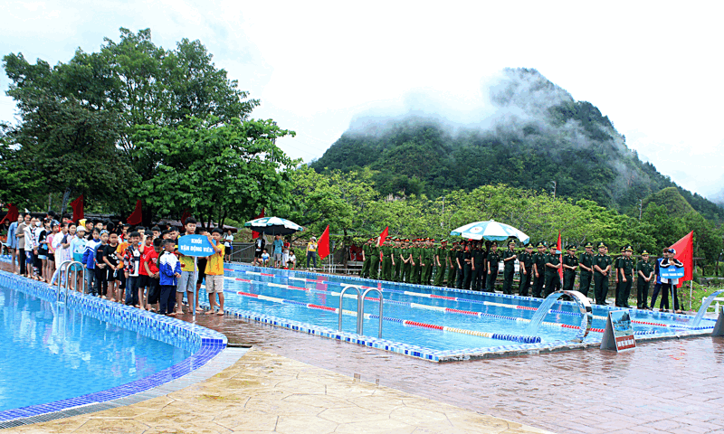 Quang cảnh đoàn viên, thanh, thiếu niên dự lễ phát động.