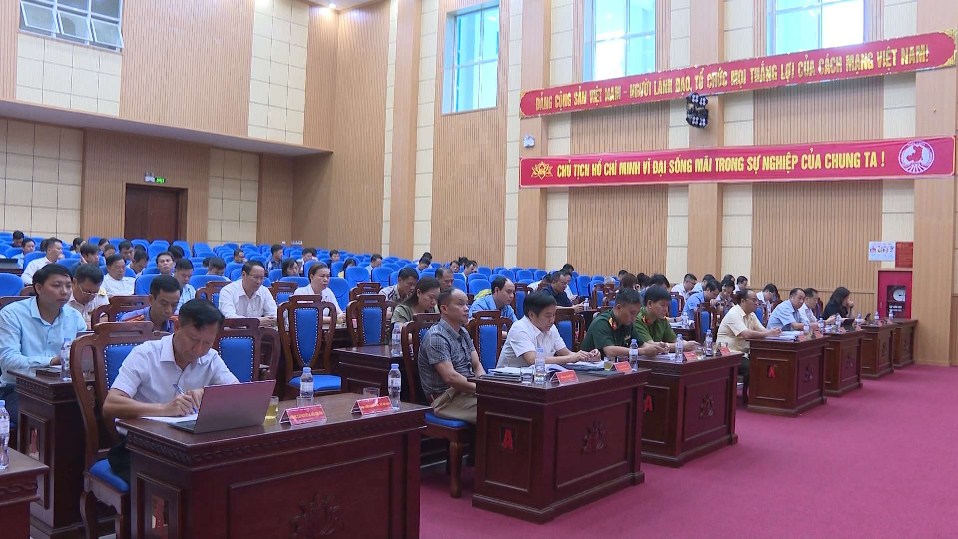 Quang cảnh hội nghị.