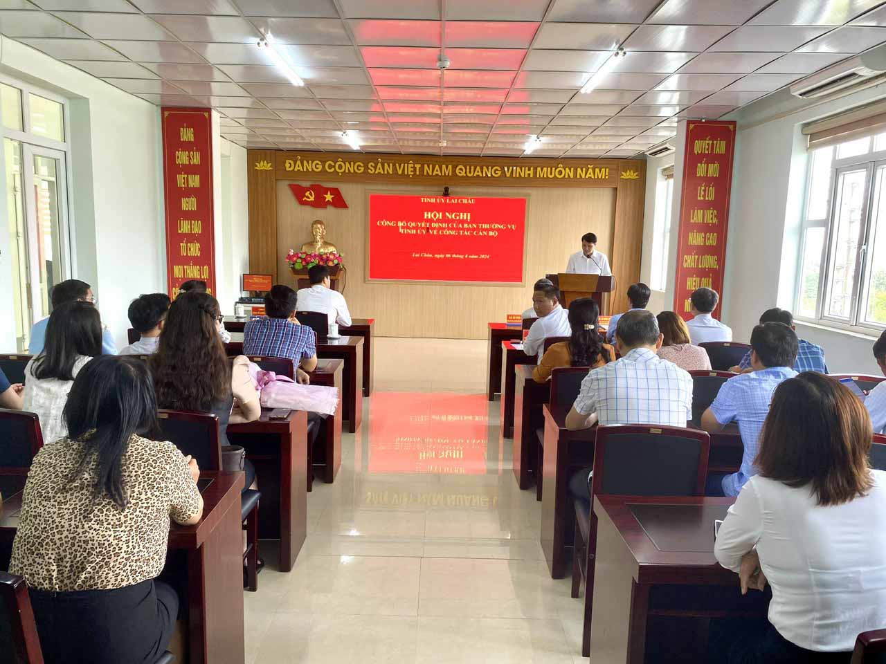 Quang cảnh hội nghị.