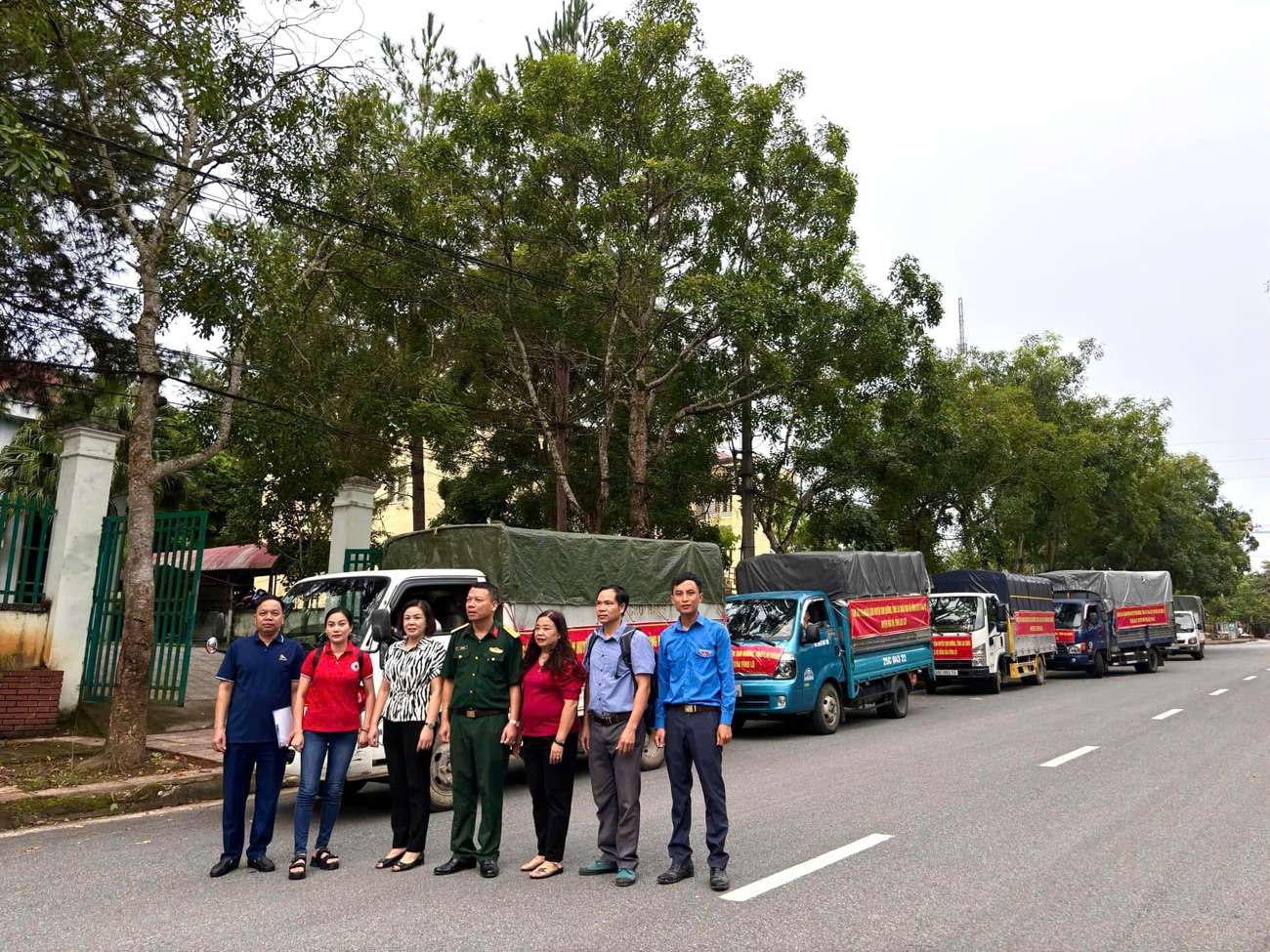 Cán bộ, công chức, viên chức, lực lượng vũ trang huyện Phong Thổ ủng hộ đồng bào các tỉnh miền Bắc bị thiệt hại do cơn bão số 3.