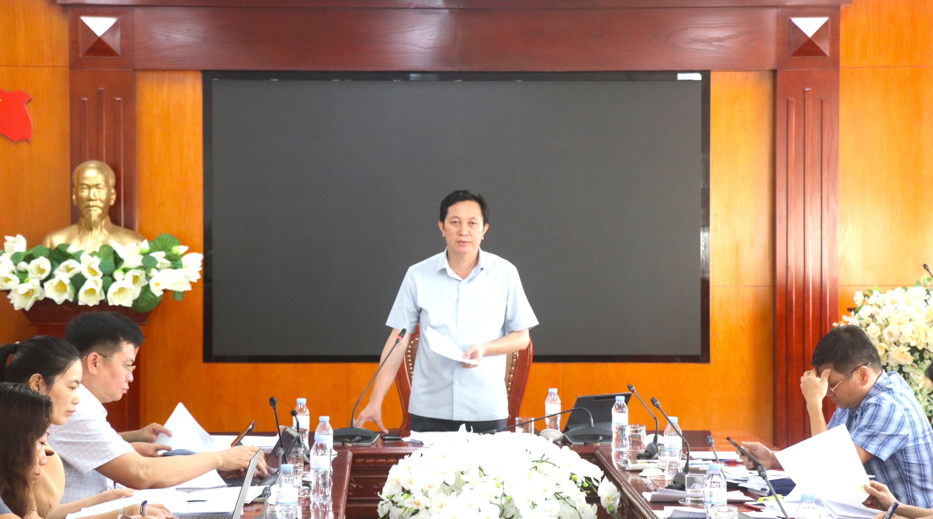 đồng chí Lò Văn Cương – Uỷ viên Ban Thường vụ Tỉnh uỷ, Trưởng Ban Dân vận Tỉnh uỷ, Trưởng Ban Pháp chế HĐND tỉnh phát biểu kết luận.