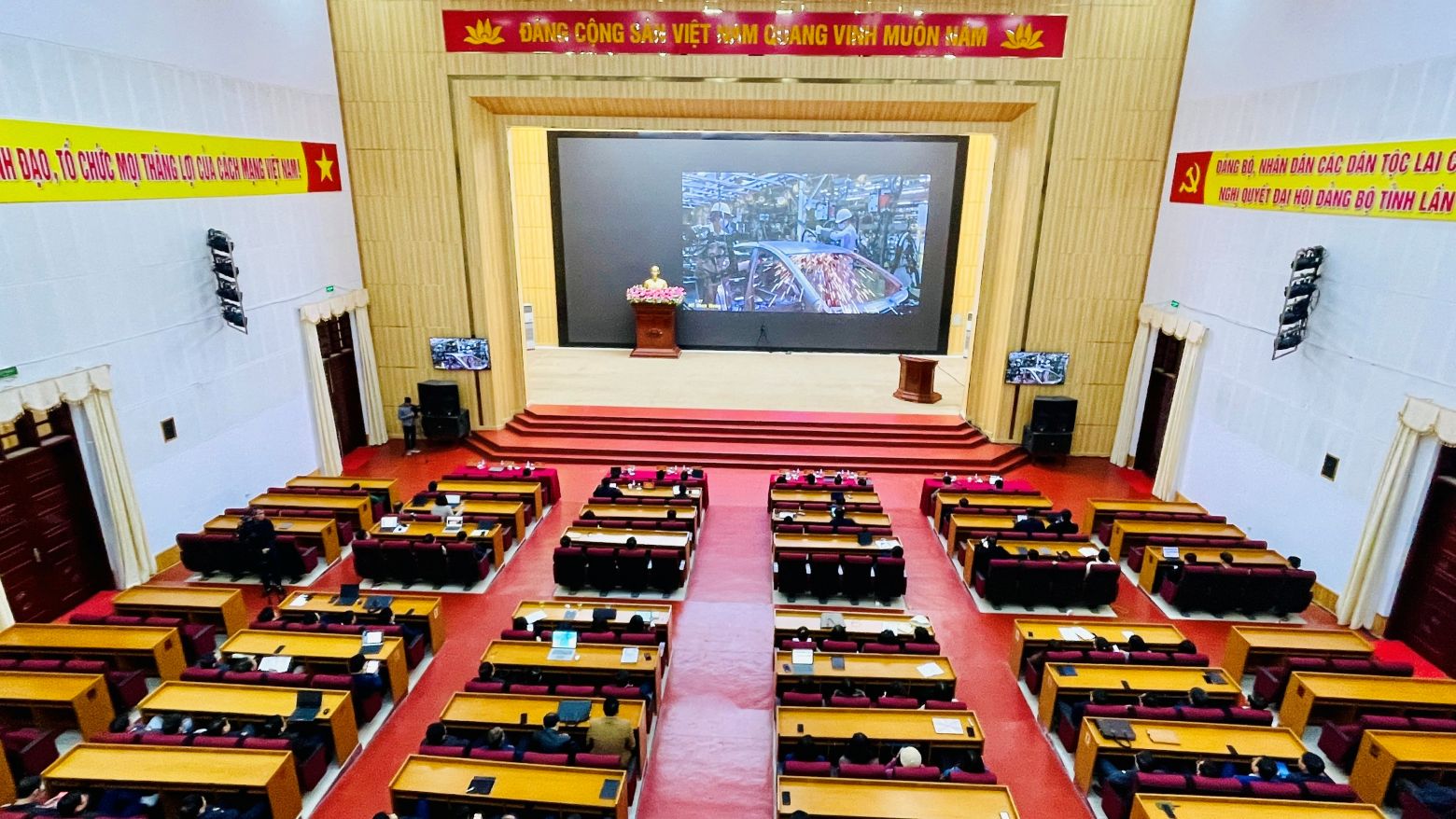 Quang cảnh hội nghị.