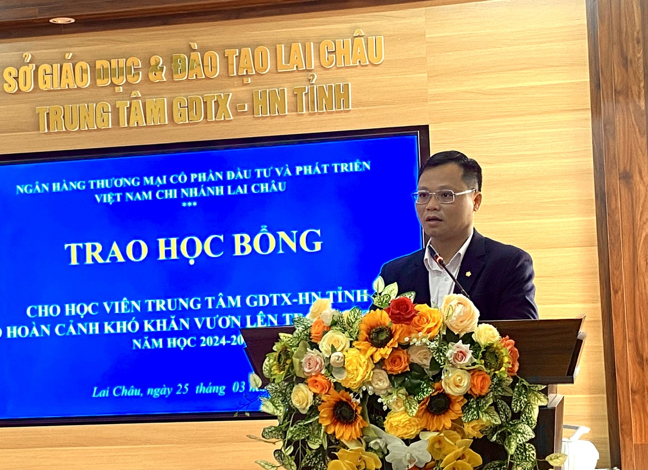Đồng chí Phan Quang Hưng - Phó Giám đốc Ngân hàng Thương mại Cổ phần Đầu tư và Phát triển Việt Nam chi nhánh Lai Châu phát biểu tại Chương trình. 
