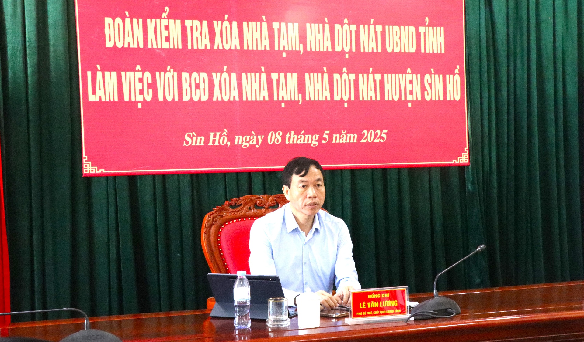 đồng chí Lê Văn Lương - Phó Bí thư Tỉnh ủy, Chủ tịch UBND tỉnh, Phó Trưởng ban Thường trực Ban Chỉ đạo tỉnh