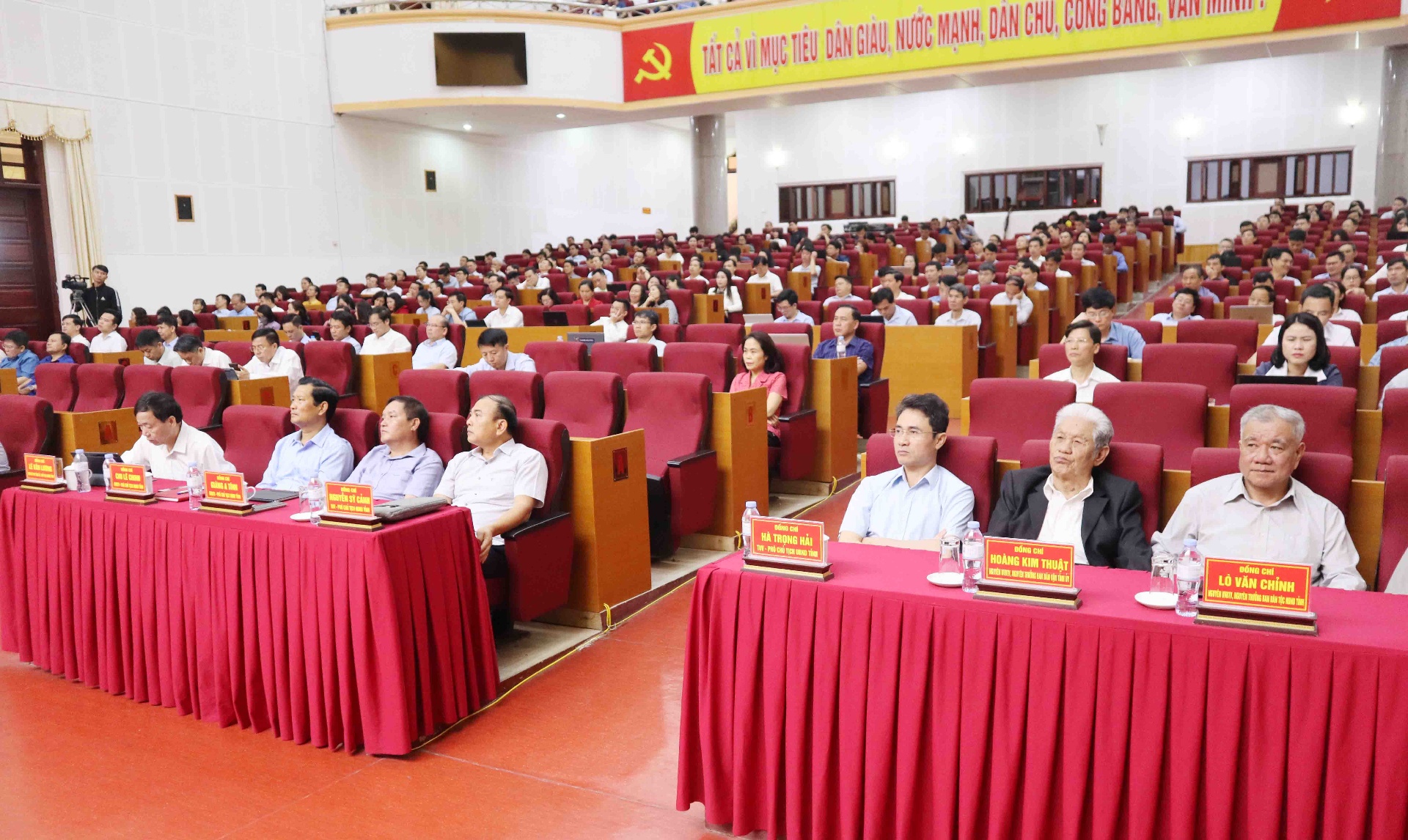 Các đại biểu dự hội nghị.