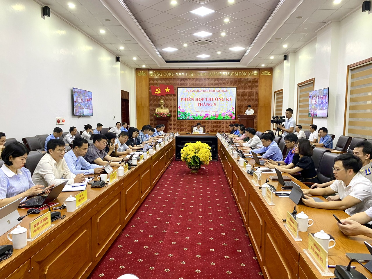 Quang cảnh phiên họp tại điểm cầu tỉnh.