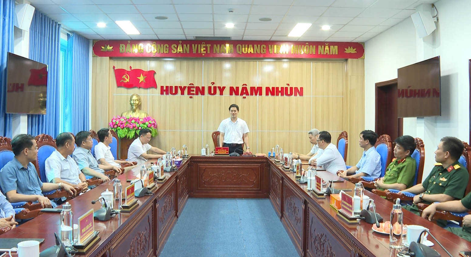 Nỗ lực thực hiện thắng lợi Nghị quyết Đại hội Đảng các cấp