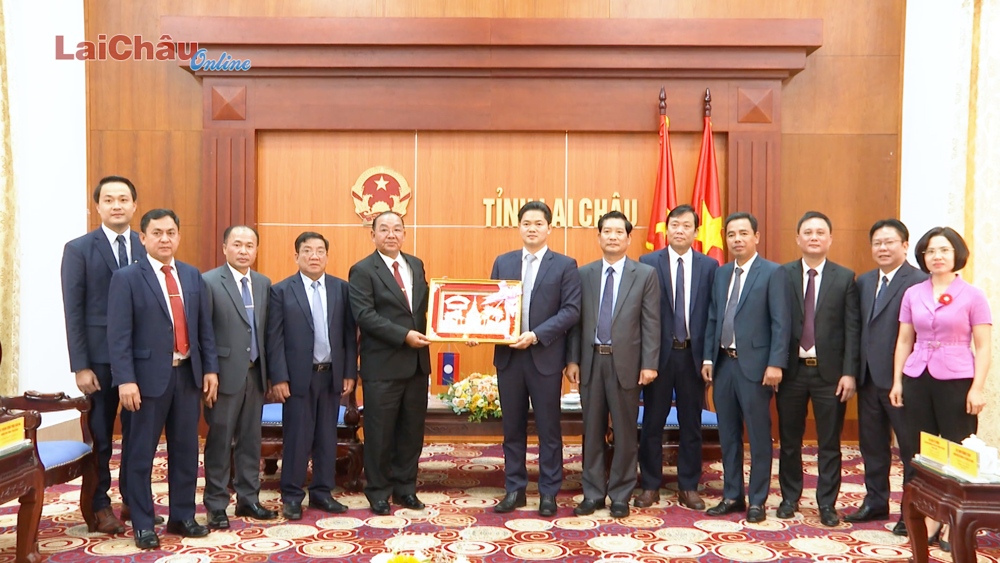 Phó Bí thư Thường trực Tỉnh uỷ Vũ Mạnh Hà tiếp và làm việc với Đoàn công tác tỉnh Bò Kẹo