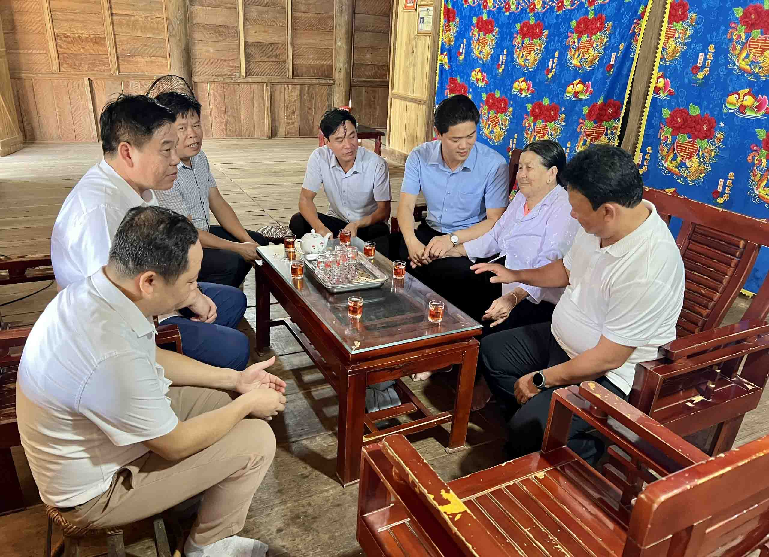 Đồng chí Vũ Mạnh Hà - Phó Bí thư Tỉnh ủy thăm, làm việc tại huyện Mường Tè