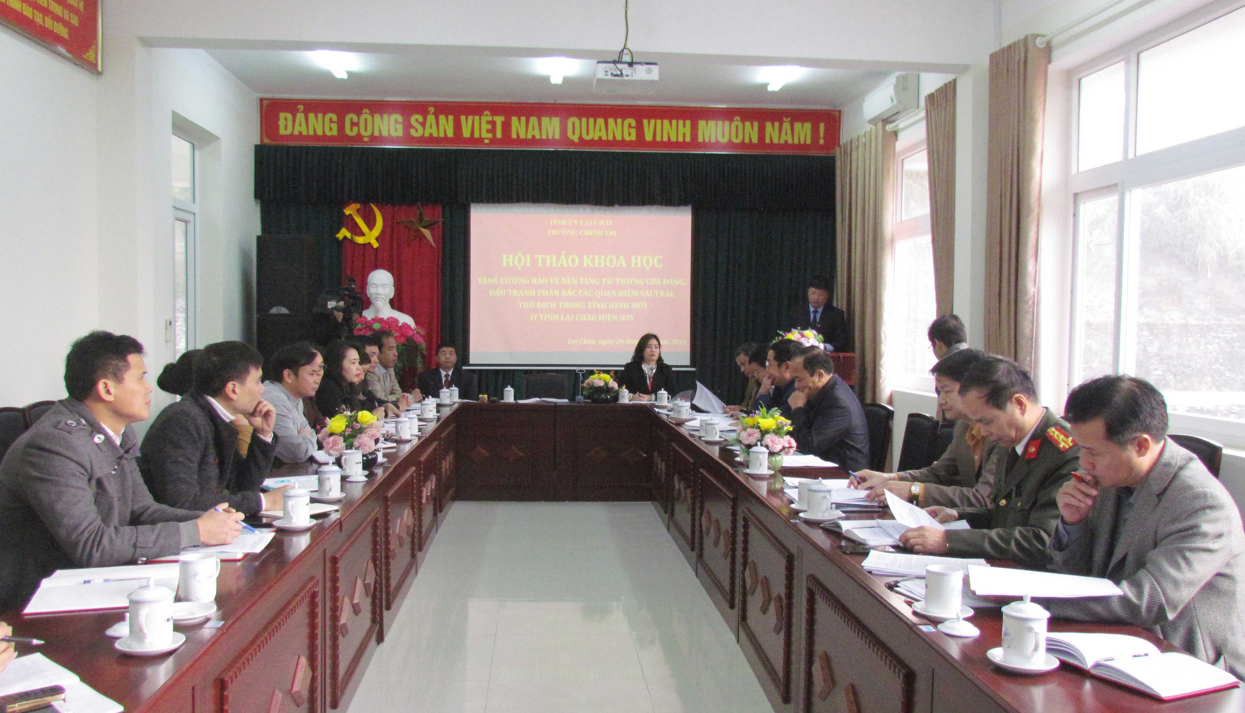 Quang cảnh Hội thảo khoa học. 