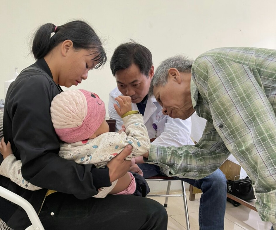 611 trẻ được khám khuyết tật miễn phí