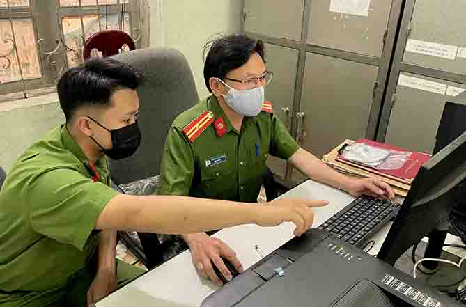 Tiên phong vì dân phục vụ