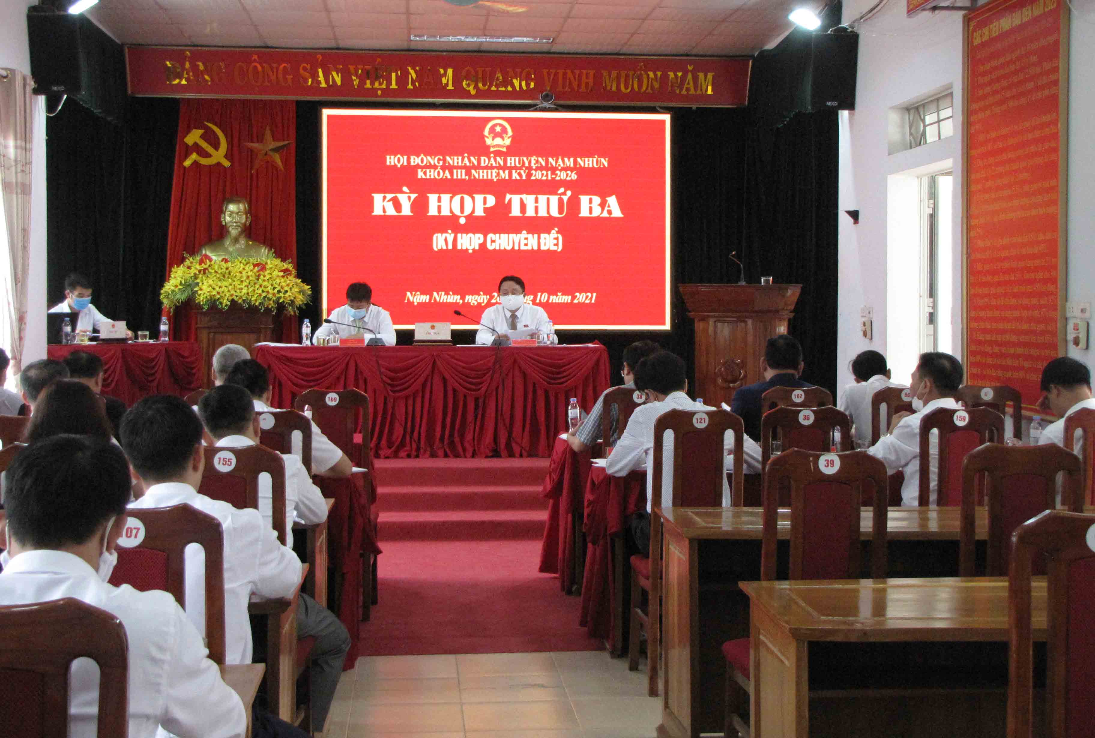 Quang cảnh kỳ họp.
