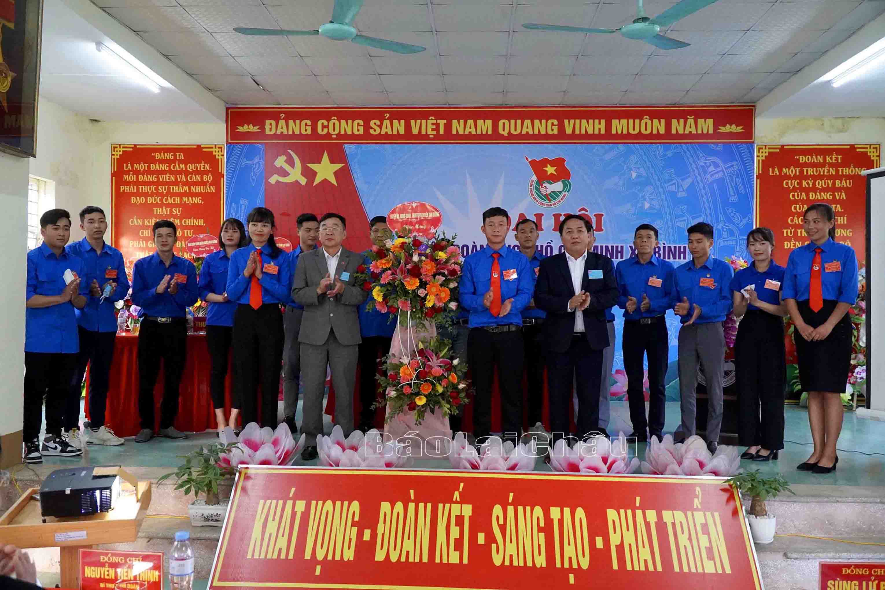 tặng hoa