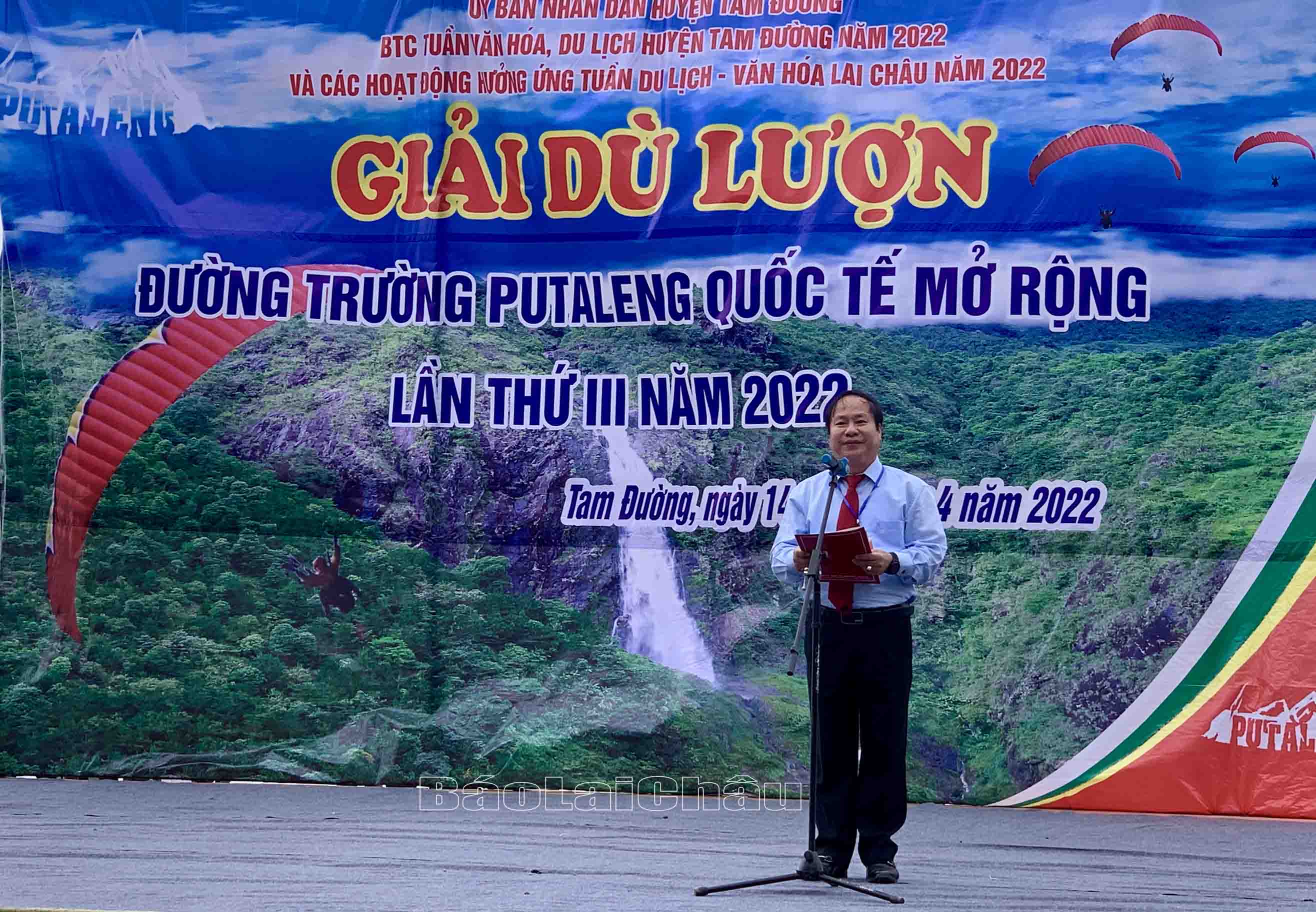 Đồng chí Tống Thanh Hải - Ủy viên Ban Thường vụ, Phó Chủ tịch Thường trực UBND tỉnh phát biểu khai mạc.
