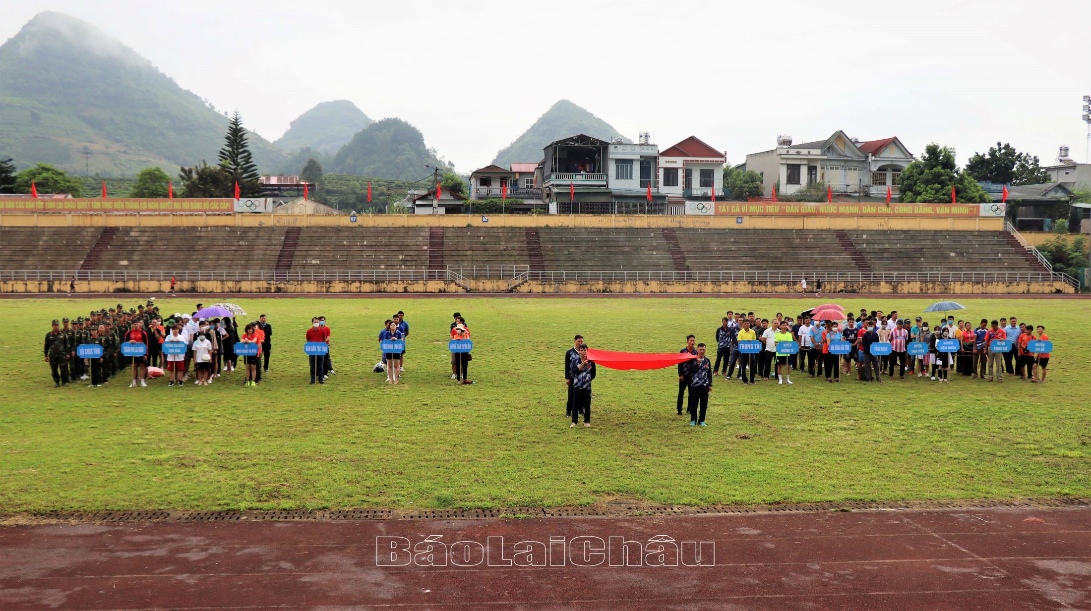 Quang cảnh buổi khai mạc.