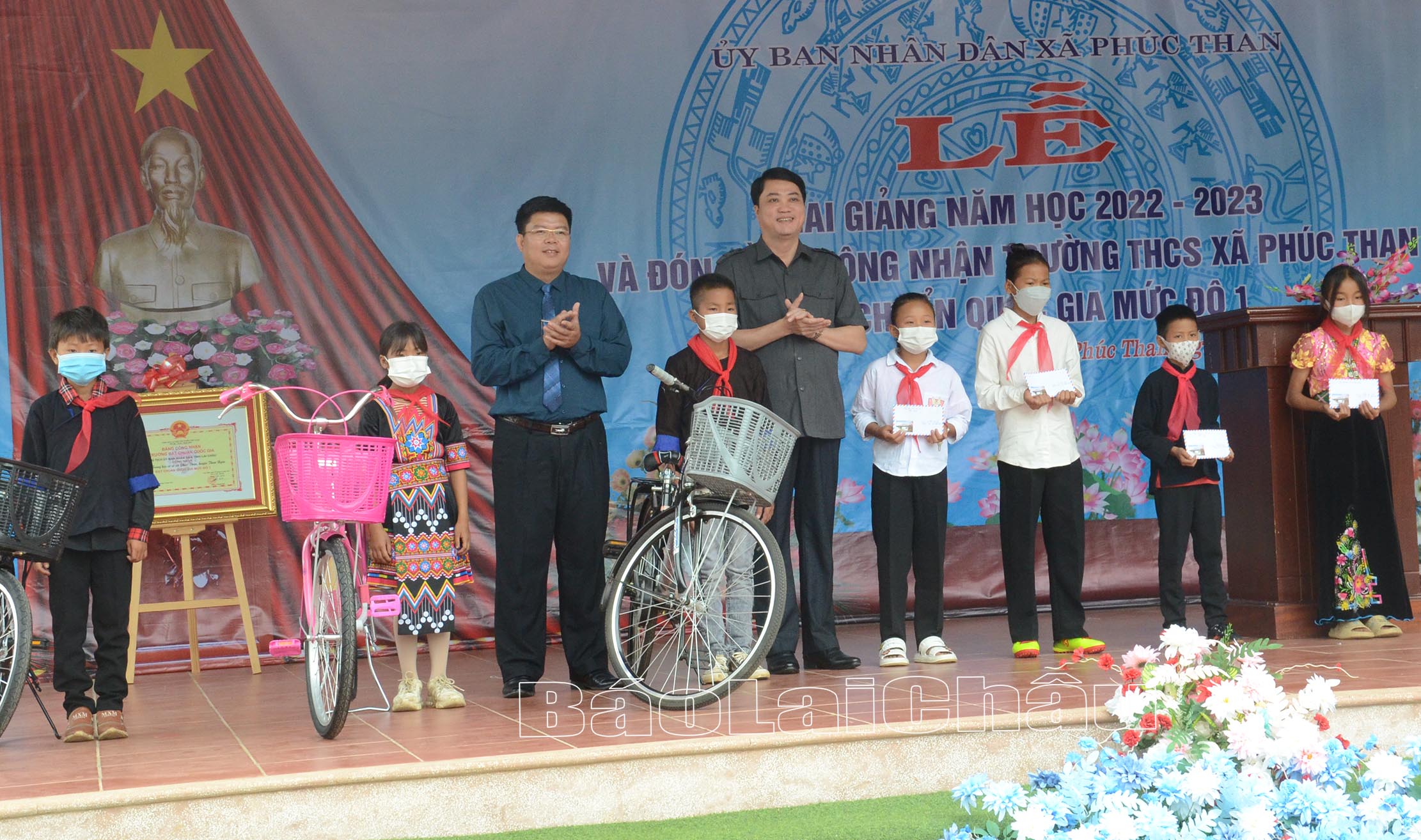 tặng xe đạp