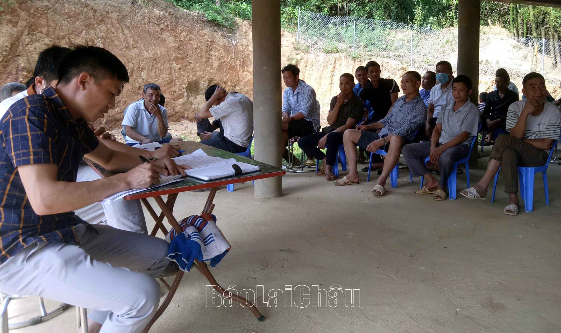 Bản Phiêng Phát 1 học Bác bằng những việc làm thiết thực
