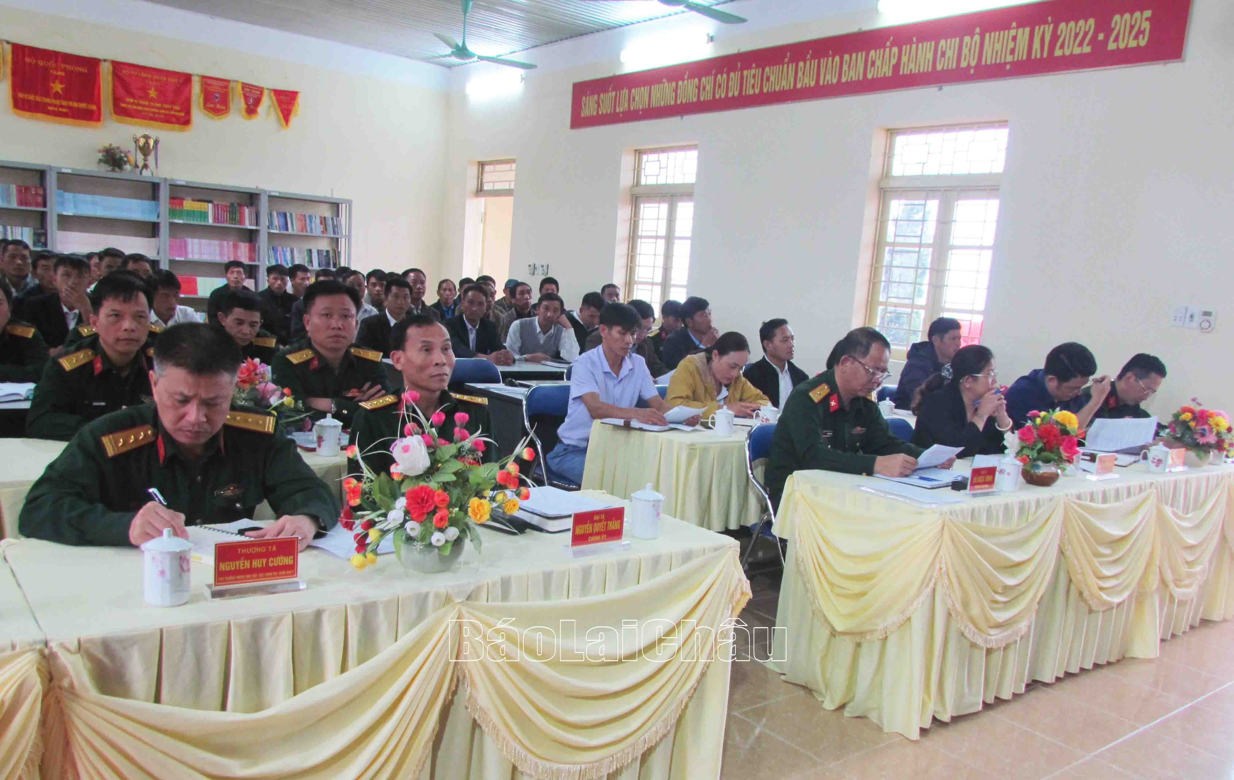 Đại biểu dự Hội nghị.