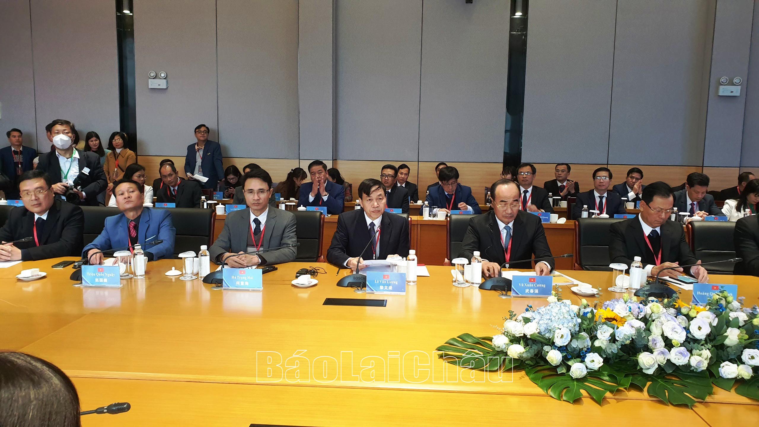 Đoàn đại biểu tỉnh Lai Châu tham dự buổi hội đàm.