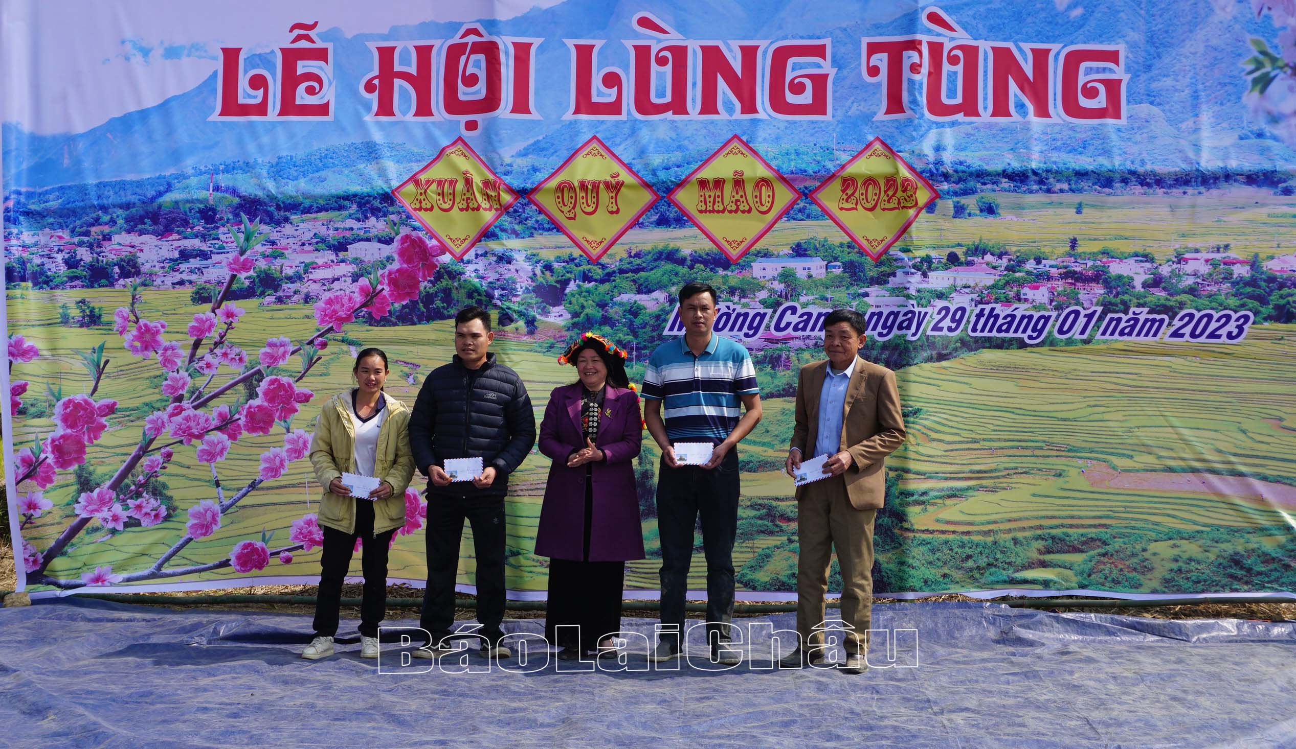 Với sự nỗ lực thi đấu, các vận động viên nhận được những phần thưởng xứng đáng.