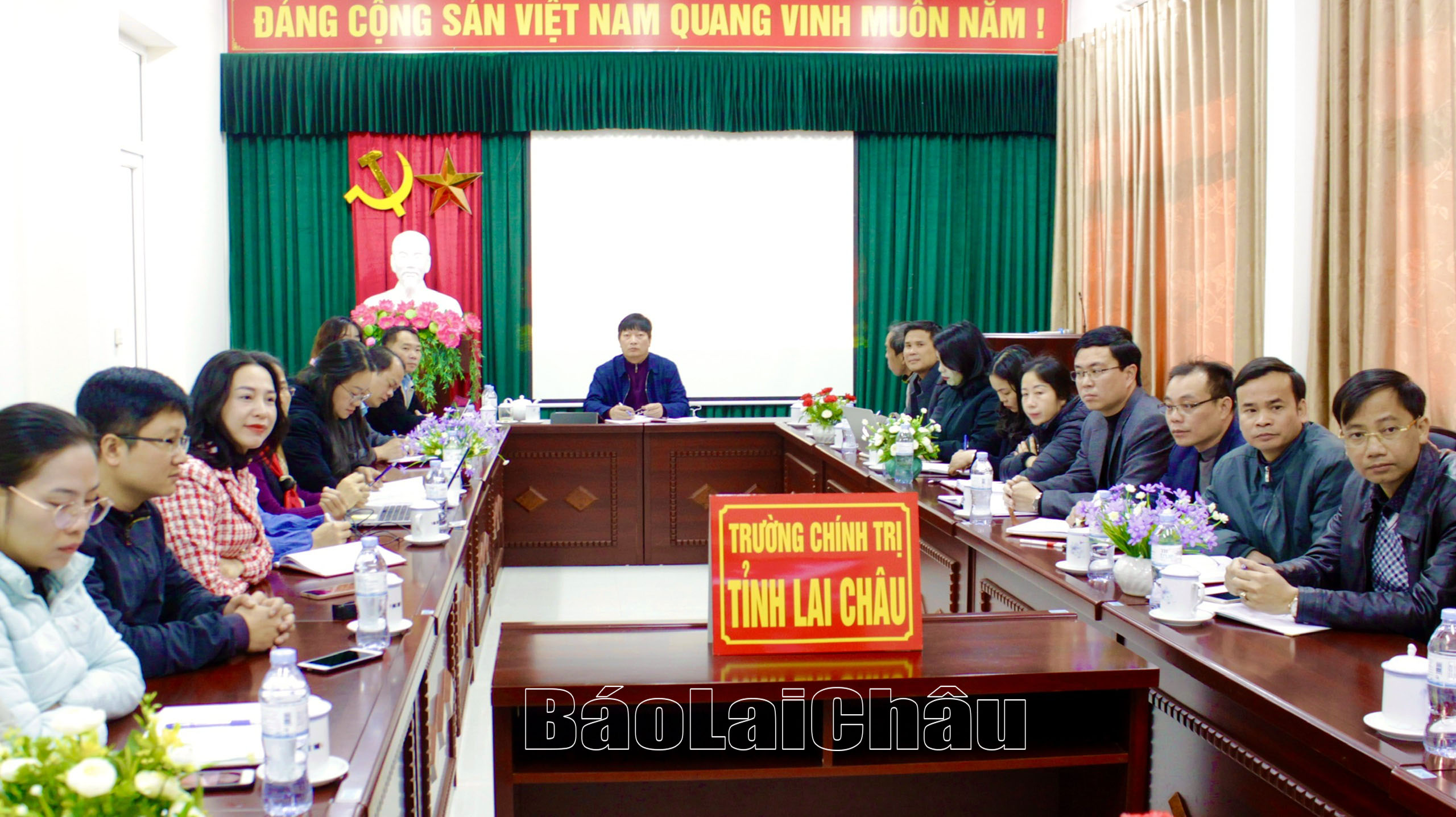 Quang cảnh buổi Họp báo tại điểm cầu Trường Chính trị tỉnh Lai Châu.