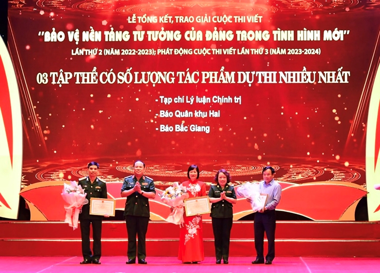 Ba tập thể có số lượng tác phẩm dự thi nhiều nhất. 